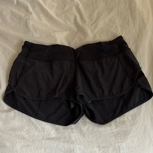 Lululemon Speed Up low rise Shorts - size 6